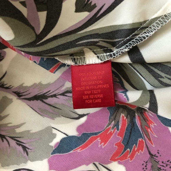 NWT❣️Jlo off the shoulders 100% polyester top - Picture 6 of 6